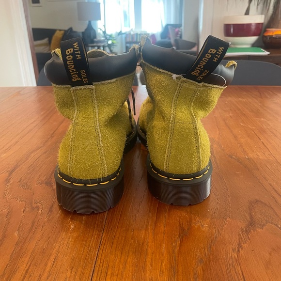 NWT!  Men’s green Doc Martens boots.  Size 11 - Picture 3 of 3